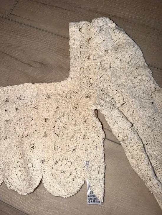 Zara Cream Crochet Square-Neck Puff Sleeve Crop Top - Picture 2 of 8